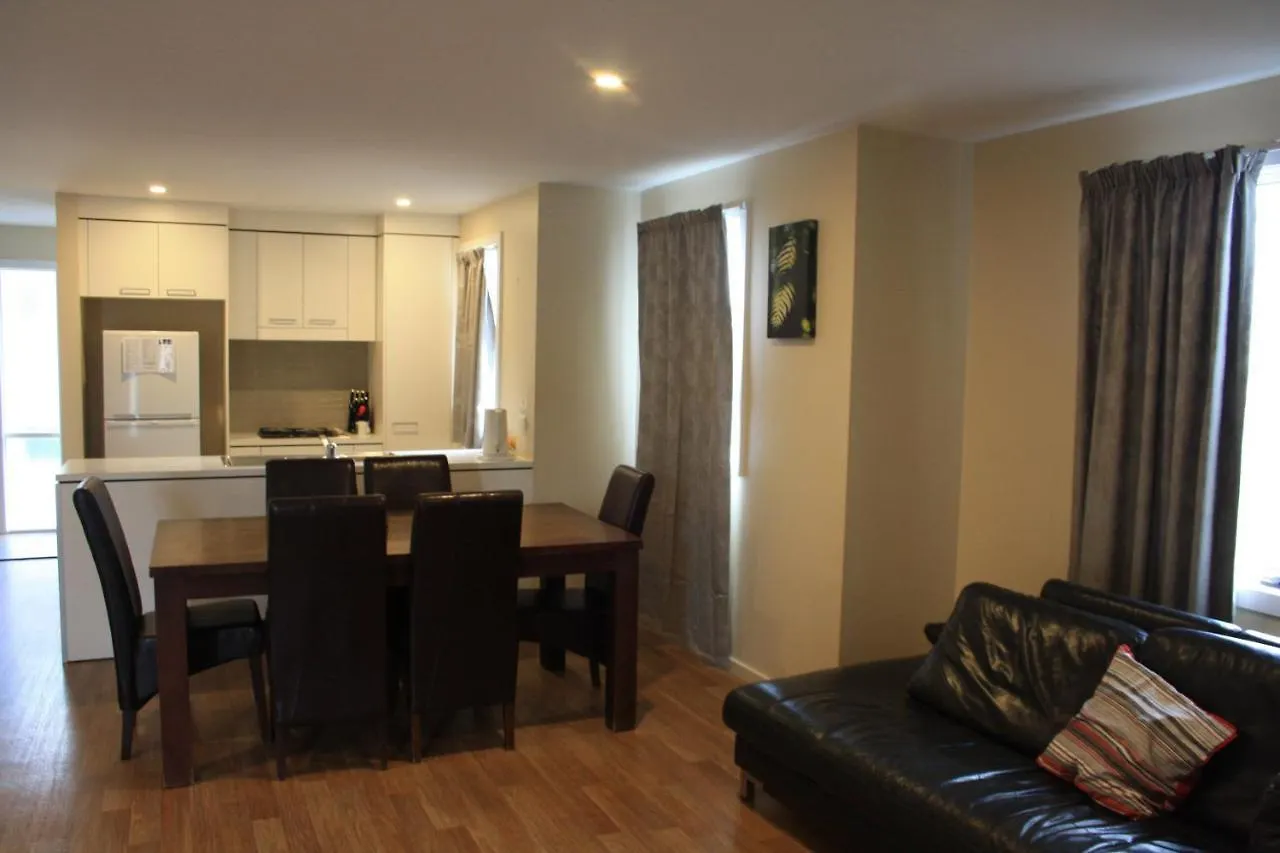 Grand Manor Motor Inn Queanbeyan Motel