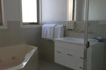 Grand Manor Motor Inn Queanbeyan