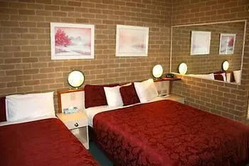 Grand Manor Motor Inn Queanbeyan 3*,
