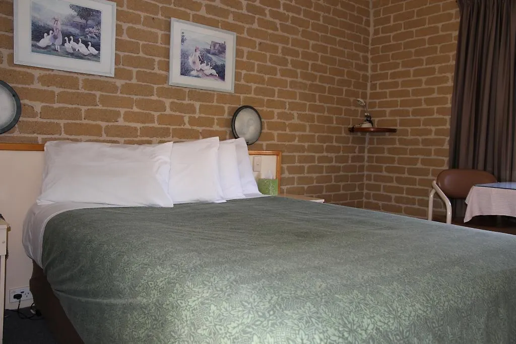 Grand Manor Motor Inn Queanbeyan