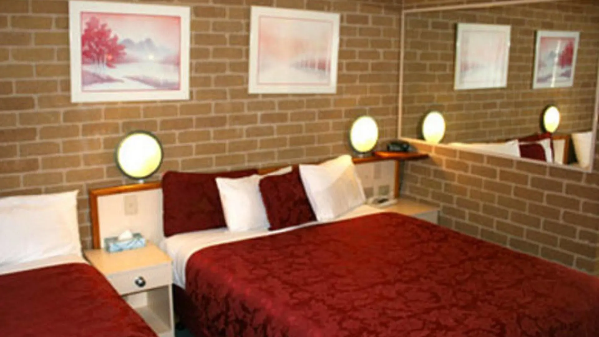 Grand Manor Motor Inn Queanbeyan 3*,  Australia